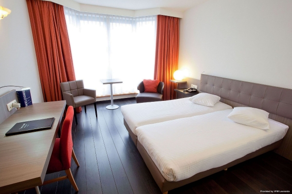 Hotel Theater